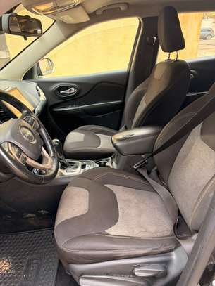 JEEP CHEROKEE image 5