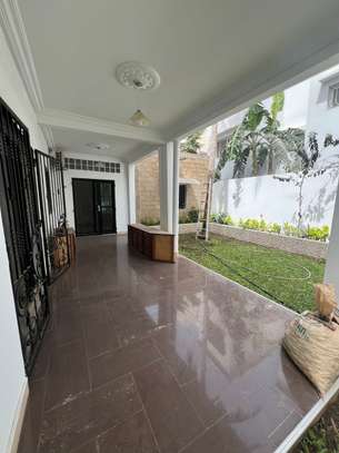 Villa R+1 Mermoz image 9