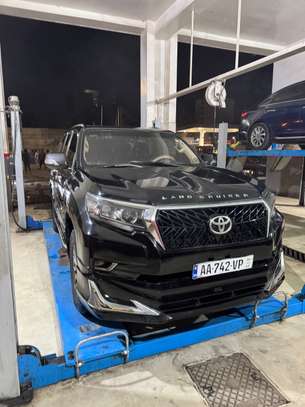 Toyota Land Cruiser 2019 image 2