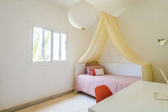 Villa R+1 d’Exception à Almadies 2 à vendre image 8