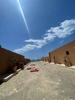 villa de plain-pied pieds dans l’eau Pointe des Almadies image 14