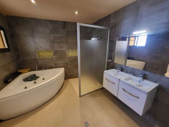 Appartement penthouse aux almadies image 8