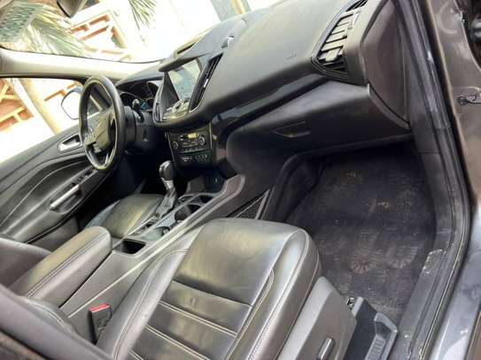 Ford Escape Année 2017 image 3