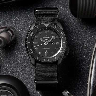Seiko 5 Sports automatique image 2
