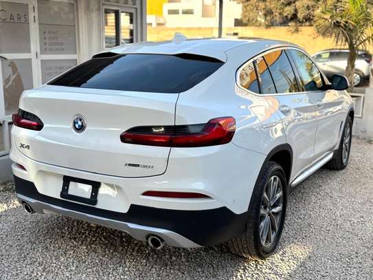 BMW X4 XLINE image 11