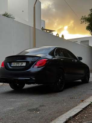 Mercedes C300 custom en c63 noir mat design sportif image 13