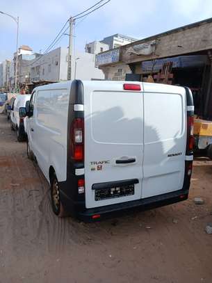 Renault trafic diesel 2016 climatisé déjà dédouaner image 6
