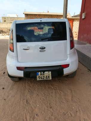 Kia Soul robuste et en bon état à vendre. image 7