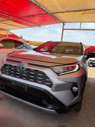 Toyota Rav4 Hybrid image 2
