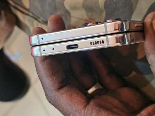 Samsung galaxie Z flip 5 256GB 8GB image 5