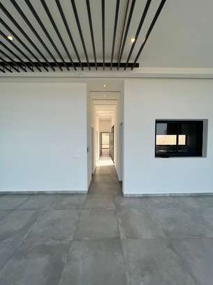 F4 d e225 m² à vendre sur la corniche image 12