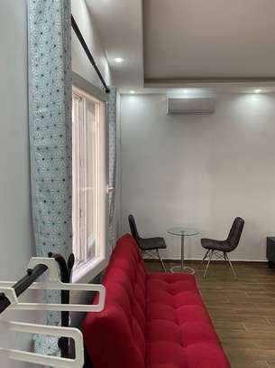 Studio meublé à louer au Front de terre image 12