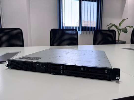 Serveur HP ProLiant DL20 Gen10 -Très bon état image 2