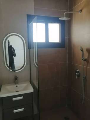 Appartement F4 au 5e étage à Sacré Cœur 2 image 9