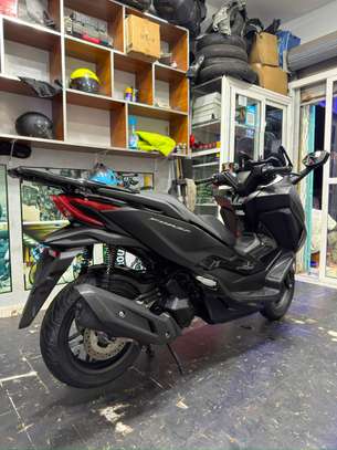 Honda, Forza 125 année 2025 image 4