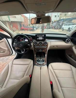 Mercedes C300 2016 – Très belle, Élégante, Full options image 3