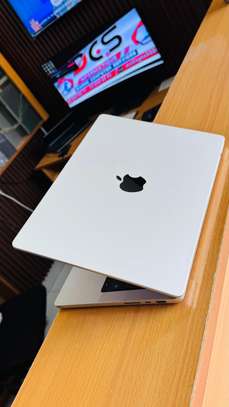 MacBook M1 Pro 2021 - Ram 32Go - 14’p - Azerty image 4