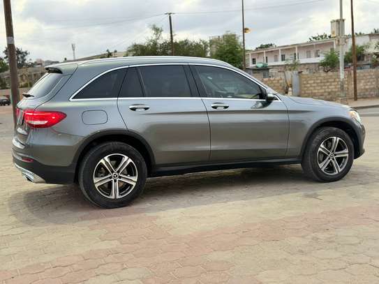 Mercedes GLC300 Année 2019 image 4