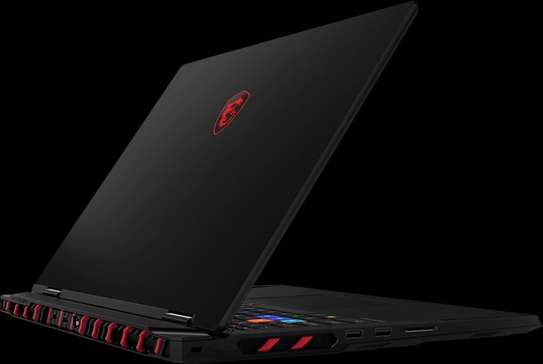 MSI Raider A18' RTX 5090 image 4