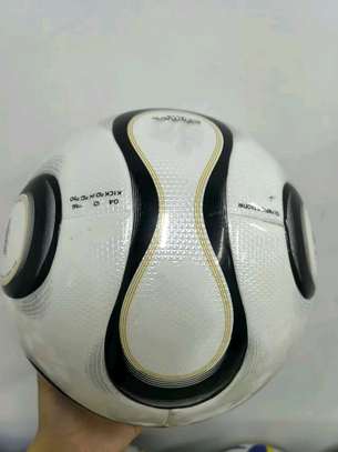 Ballon de Football Haute Qualité – Résistant et Performant image 5
