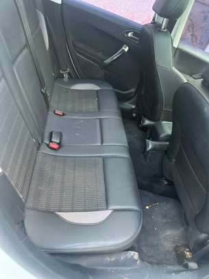 PEUGEOT 2008 image 9