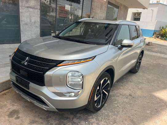 MITSUBISHI OUTLANDER image 2