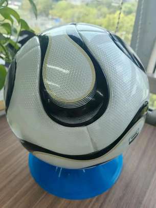 Ballon de Football Haute Qualité – Résistant et Performant image 3