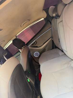 Hyundai Elantra image 7