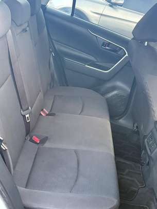 Toyota Rav 4 2021 image 4