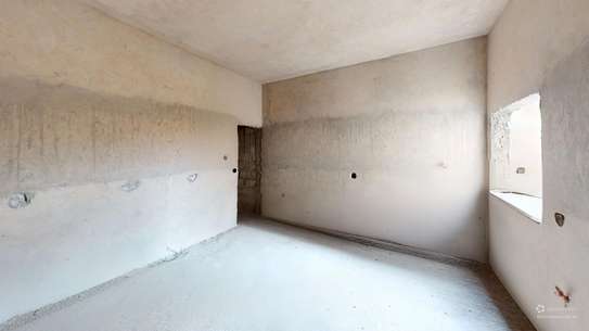 Villa de 300m2  r+1 en finition image 5