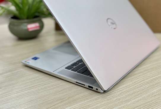 Dell Inspiron 16 cor i5 de 12th Gen image 3