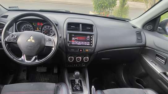 Mitsubishi Outlander image 6