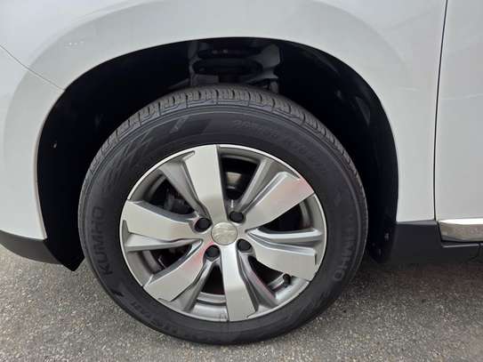 Peugeot 2008 image 8