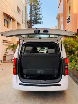Hyundai grand starex 2017 12 place image 11