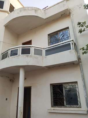 Villa R+2 de 250m2 à vendre Yembeul COMICO image 4
