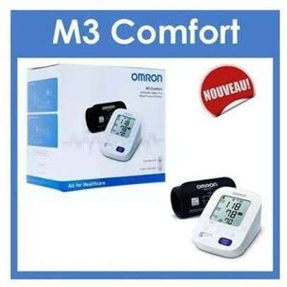 Omron M3 Confort tensiomètre bras automatique précis image 5