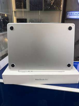 MacBook Air M5 15 Pouces Ram 24Go SSD 1To Neuf image 4