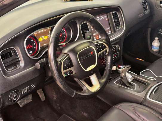 Dodge Charger SXT 2018 image 6