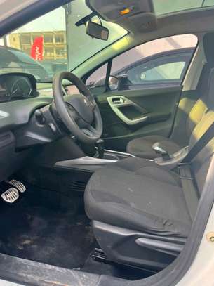 Peugeot 2008 image 9