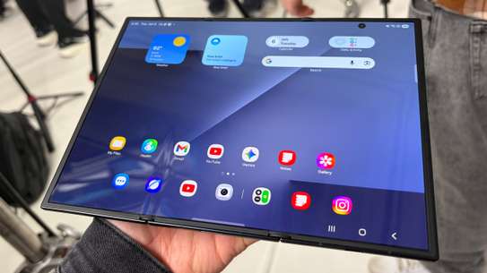 Samsung Z trifold image 2