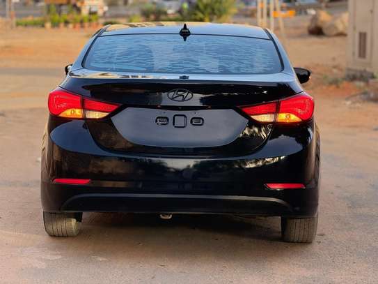 Hyundai Elantra image 5