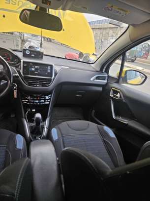 Peugeot 208 image 4