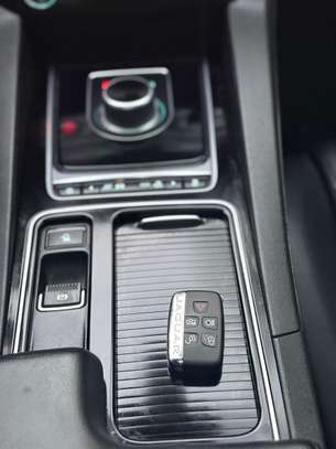 2018 Jaguar f pace image 11