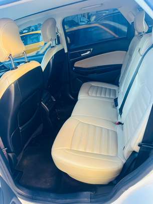 Ford Edge 2017 blanc jantes noires SUV spacieux image 9