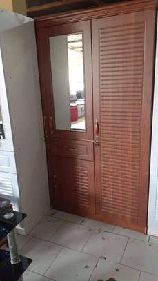 Armoire marron et blanc image 12