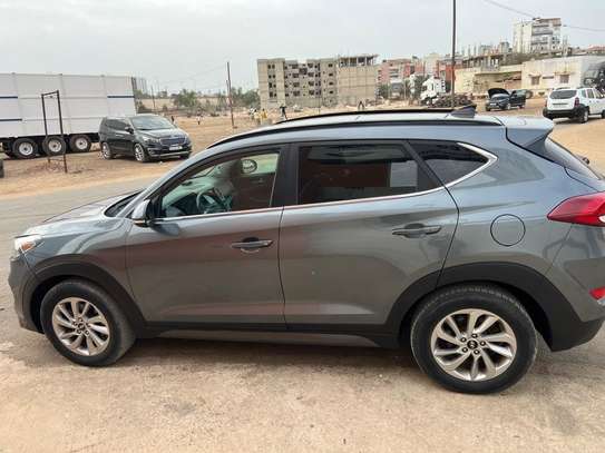 Hyundai Tucson Limited image 11