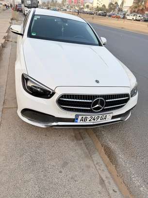 Mercedes class E 200 image 7