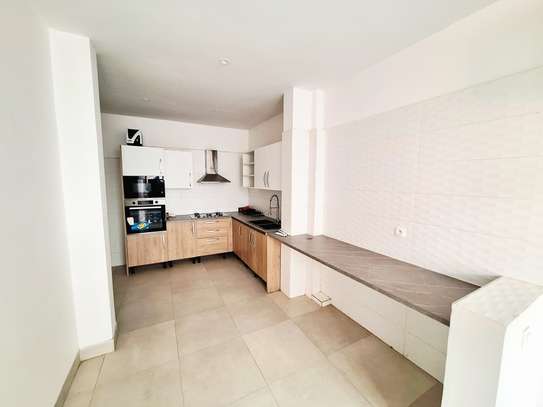 Superbe F4 aux Almadies zone de recasement image 6
