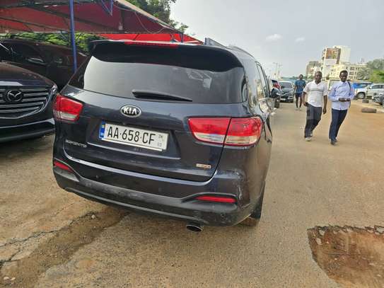kia sorento image 4