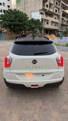 Ssang yong Tivoli 2016 image 13